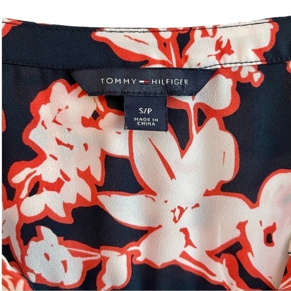 TOMMY HILFIGER, NWOT, WOMENS SLEEVELESS TOP IN NAVY, WHITE & RED. SIZE S/P - Picture 5 of 8